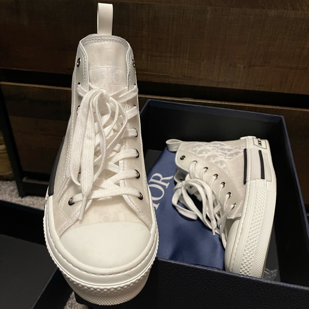 Dior B23